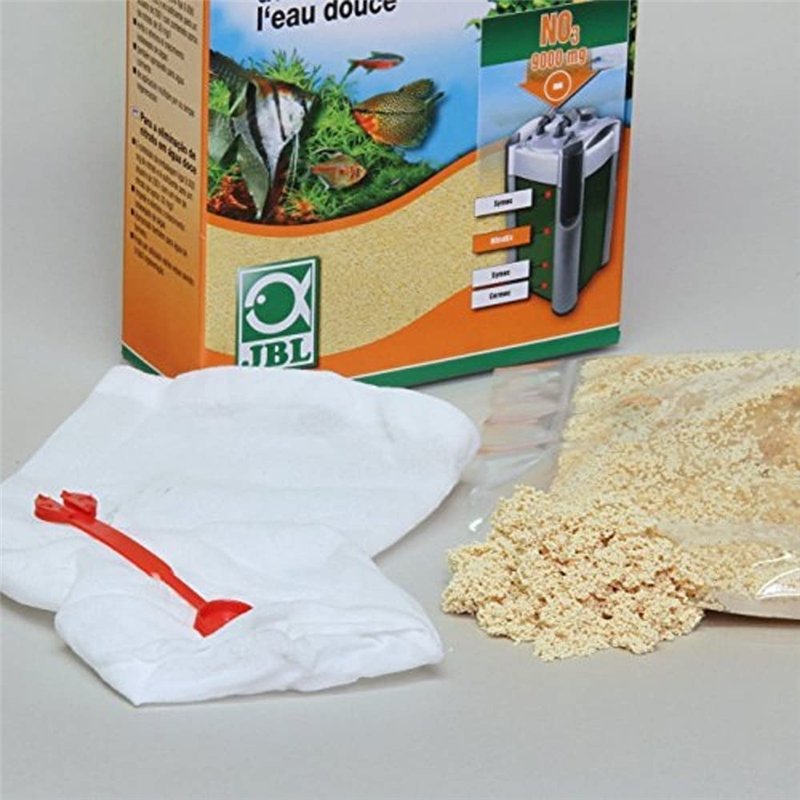 Image secondaire de JBL NitratEx, Masse filtrante pour l'élimination rapide des nitrates dans l'eau d'aquarium 250 ml (170 g) neutralisent 9000 mg d