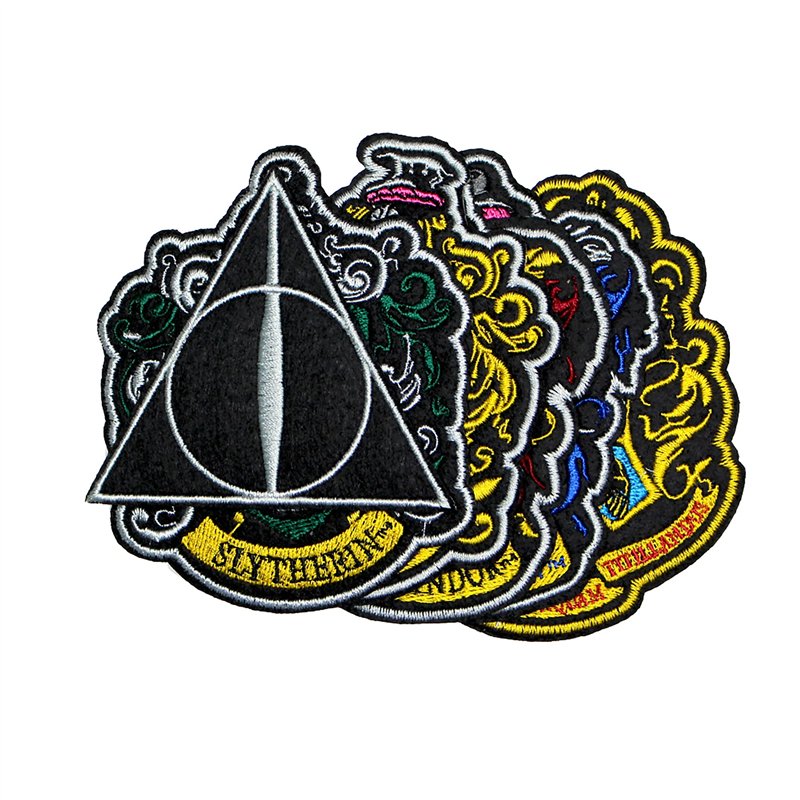 Harry Potter Écusson Patch Set officiel par Cinereplicas®, Poudlard, Gryffondor, Serpentard, Serdaigle, Poufsouffle, Les Relique