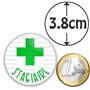 Badgmania Badge Magnétique 3.8cm Stagiaire en Pharmacie Croix Verte Fond Blanc Identifiant Pharmacie