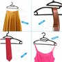 PORTENTUM Cintres en Plastique Recyclé, Lot de 50, Noir. Pour Vêtements Légers, Spécialement Conçus pour ne Pas Déformer les Col