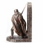 Serre-Livres décoratif en Armure de Croisade maltaise Tenant Une épée - Veronese Design - Résine - Bronze, Rouge - 1 Pièce