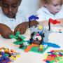 PLUS PLUS - Kit Découverte - Jeu de Construction de 1200 pièces Basic et Fluo/Néon Multicolores - Jeu Éducatif pour Enfant dès 3