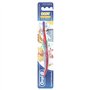Brosse à dents Oral - B manuelle pour enfants avec personnages de Winnie l'ourson 0-2 ans