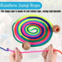 Corde a Sauter Pour Plusieurs Joueurs,5 Mètres Corde a Sauter Enfant,Cordes à Sauter Arc-en-Ciel Avec Poignée Ronde en Bois,Cord