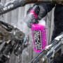 Muc-Off Kit de Nettoyage Vélo avec Seau- Kit Complet de Nettoyage de Vélo - Comprend Produit Nettoyant pour Vélo, Nettoyant Chai