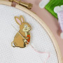 Caterpillar Cross Stitch Needle Minder - Lapin pour accessoires de point de croix, de couture, de broderie et de couture, émail 
