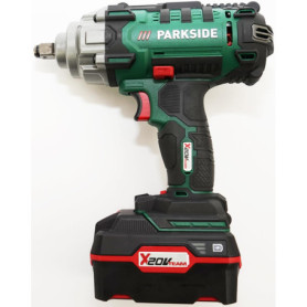 Parkside® Visseuse à chocs sans fil X20V Team (400 NM) pour voiture – PASSK 20-Li B2 (avec batterie 4,0 Ah et chargeur) dans mal