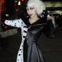 KUJAIS Deguisement Cruella d enfer Femme, Deguisement Halloween Femme, Costume Cruella Deville 101 Dalmatiens Robe à Pois pour H