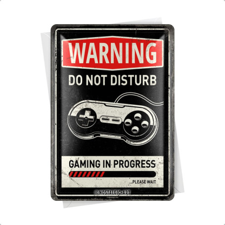 Carte Postale Rétro en Tôle - Gaming in Progress - 10 x 14 cm
