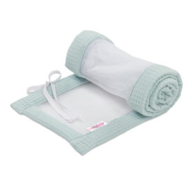 Tour de lit en maille gaufrée babybay - Bleu tendre, compatible Maxi et Comfort
