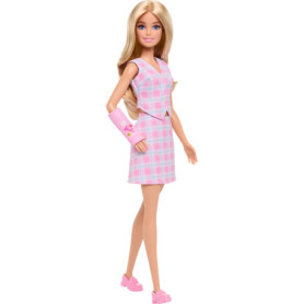 Barbie Poupée Fashionistas avec Plâtre Rose et Tenue à Carreaux